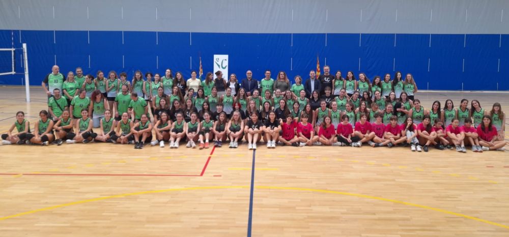 El Club Voleibol Cerdanyola presenta els seus equips reclamant més instal·lacions
